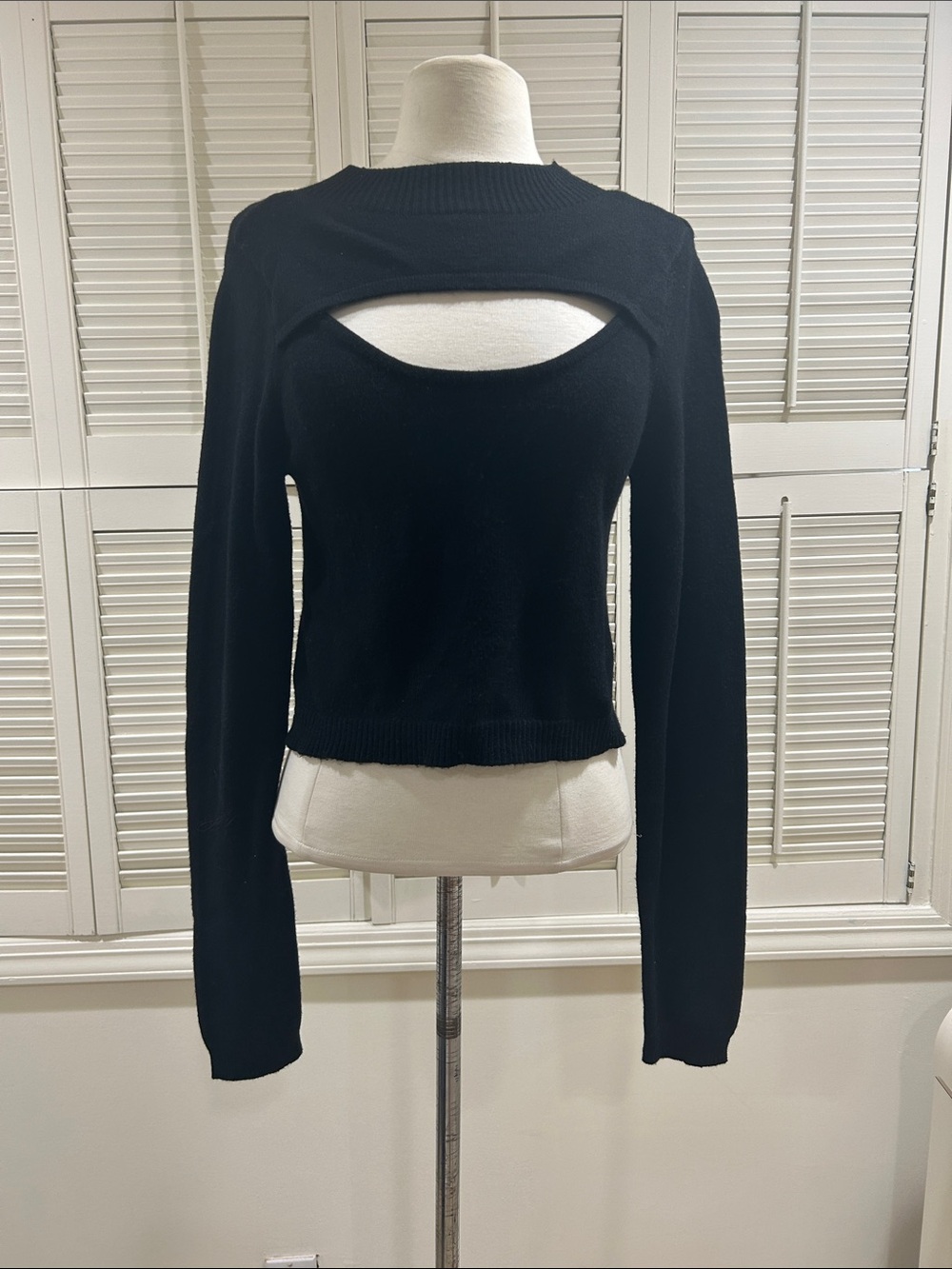 New Blue Blush Black Cutout Long Sleeve Knit Top in perfect condition